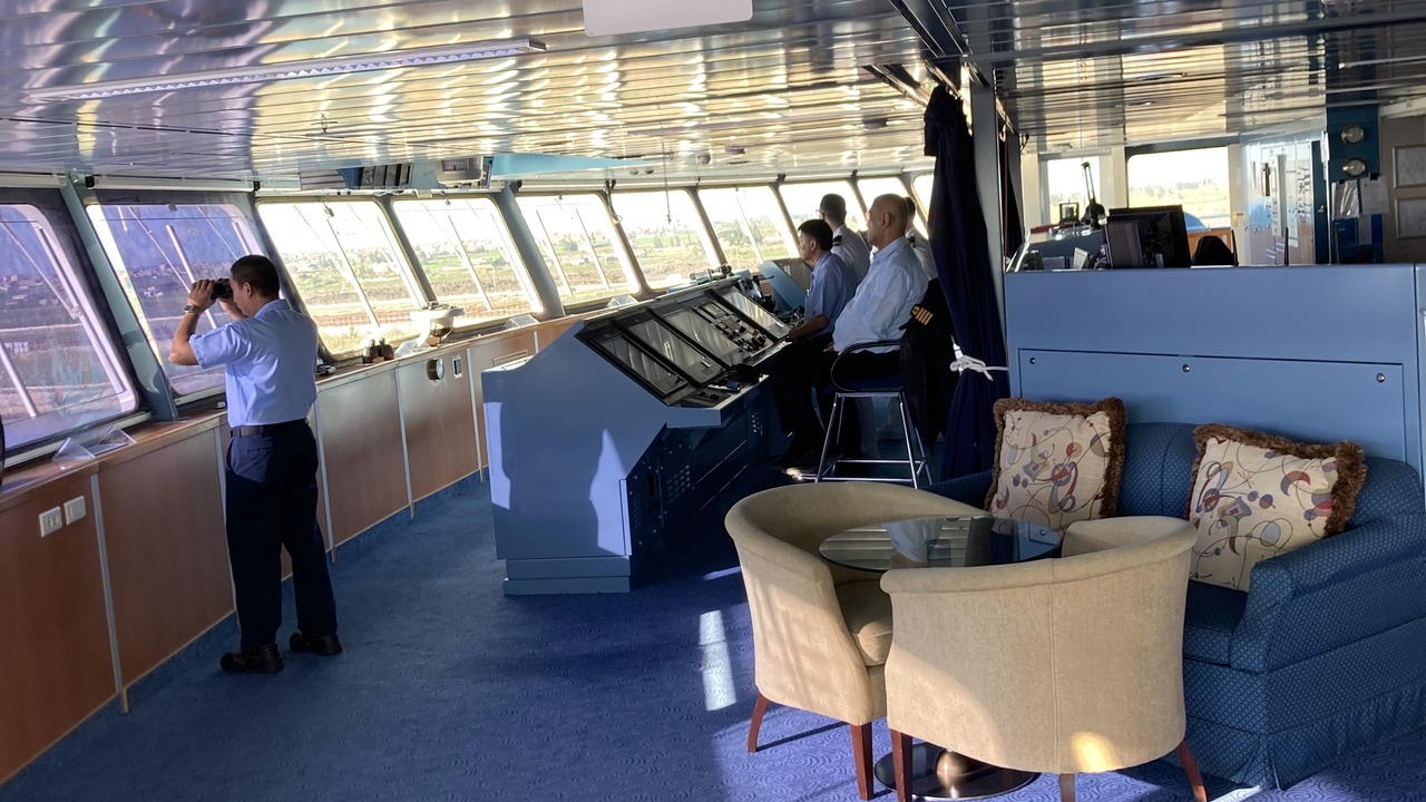 EXPRESSBLADET GRANSKAR: M/S Välfärden sjunker – men Nooshi bjuder på obegränsat med gratis skumpa (på krita!)
