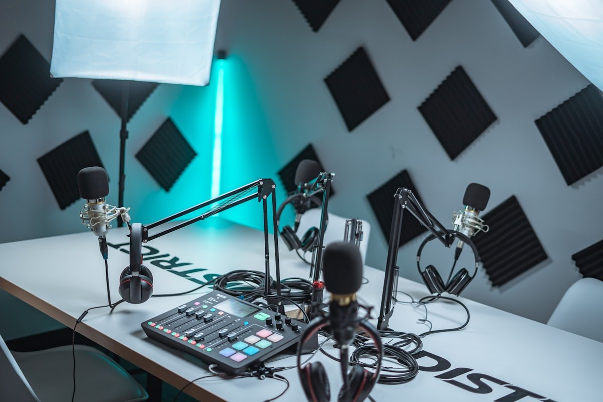 Poddstudio förbjuder tystnad – tystnad kräver sponsor